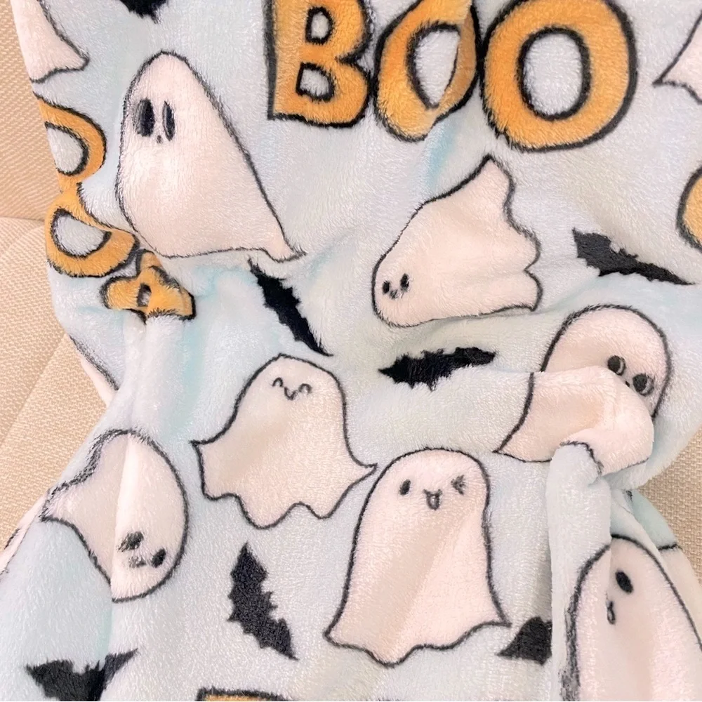 NEW Hello Halloween Oversized Plush Throw Blanket Ghost Bat Boo Blue 50x70‎ NWT